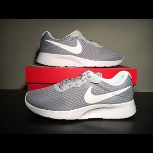 New Nike Tanjun Womens Shoes Gym Running Roshe
